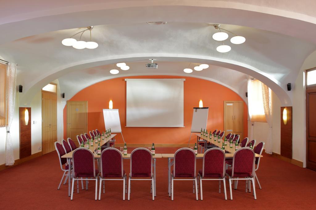 Chvalská Tvrz Hotel 3*