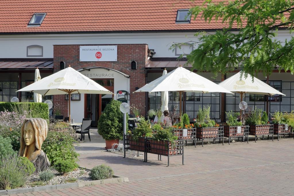 Chvalská Tvrz Hotel 3*