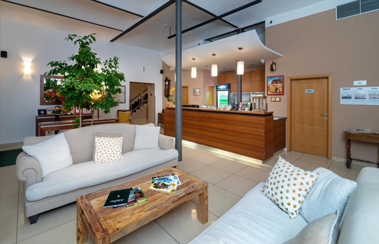 Chvalská Tvrz Hotel